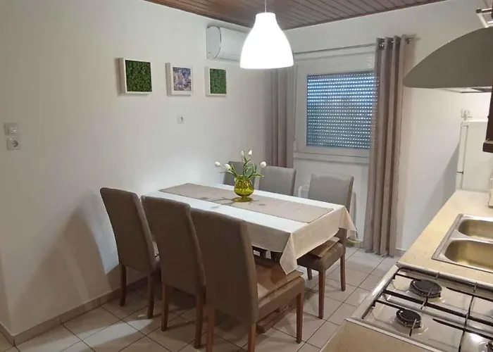 - Balaton 20084 Lägenhet Balatonszarszo