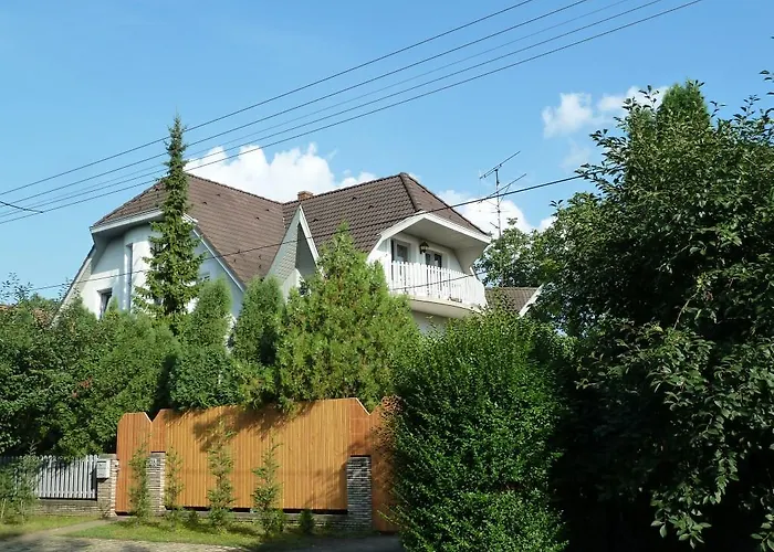 - Balaton 20084 Lägenhet Balatonszarszo